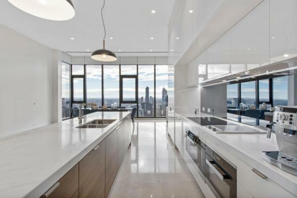 Experience Platinum Hotel Apartments Melbourne Bagian luar foto