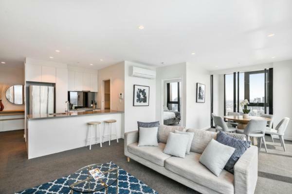 Experience Platinum Hotel Apartments Melbourne Bagian luar foto