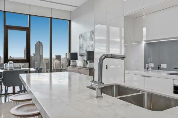 Experience Platinum Hotel Apartments Melbourne Bagian luar foto